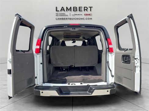 Used 2025 Chevrolet Express 3500 LT w/ LT Preferred Equipment Group RWD image 13