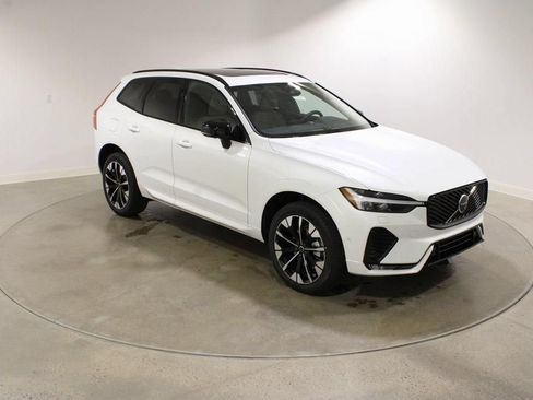 Used 2026 Volvo XC60 B5 Plus w/ Climate Package AWD/4WD image 7