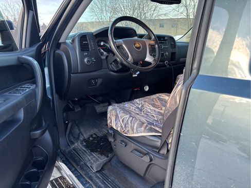 Used 2012 Chevrolet Silverado 2500 LT w/ Interior Plus Package image 8
