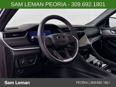 New 2025 Jeep Grand Cherokee L Altitude image 9