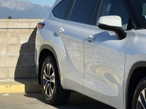 Used 2023 Toyota Highlander XLE image 5