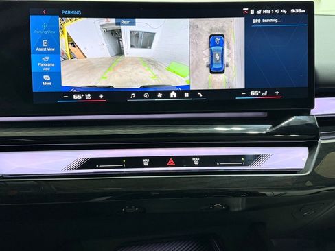 Used 2025 BMW M5 w/ Executive Package image 27