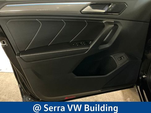Used 2024 Volkswagen Tiguan SE R-Line AWD/4WD image 15