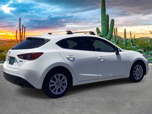 Used 2016 MAZDA MAZDA3 i Touring w/ Popular Equipment Package FWD image 3