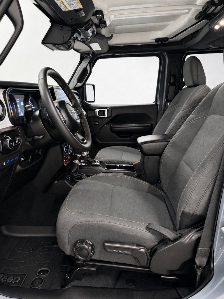 Used 2024 Jeep Wrangler Unlimited w/ Convenience Group AWD/4WD image 13