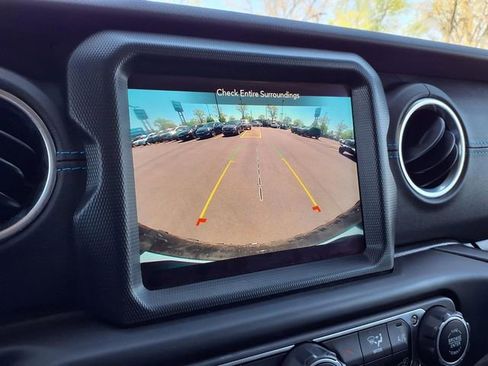 Used 2023 Jeep Wrangler Unlimited Rubicon 4xe w/ Safety Group AWD/4WD image 9