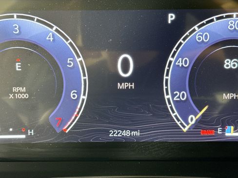 Used 2023 Jeep Grand Cherokee Limited w/ Luxury Tech Group II AWD/4WD image 12