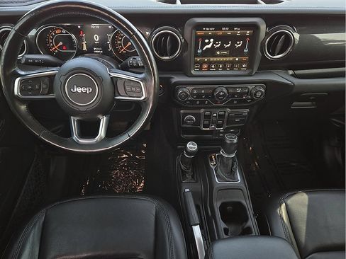 Used 2020 Jeep Wrangler Unlimited Sahara AWD/4WD image 21