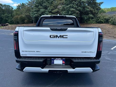 Used 2025 GMC Sierra EV Denali AWD/4WD image 22