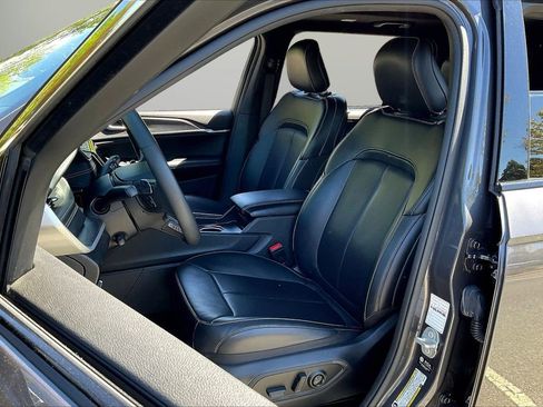 Certified 2024 Jeep Grand Cherokee L Limited w/ Luxury Tech Group II image 23