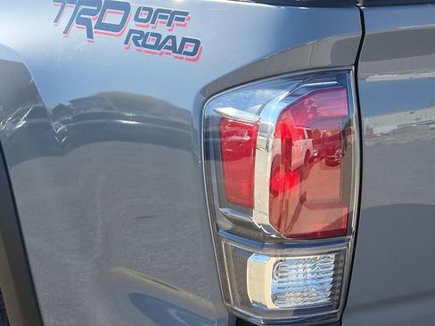 Used 2020 Toyota Tacoma TRD Off-Road image 10