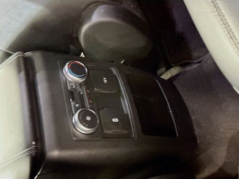 Used 2020 Ford Explorer XLT w/ Equipment Group 202A image 29