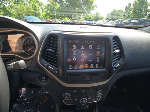 Used 2015 Jeep Cherokee Limited AWD/4WD image 21