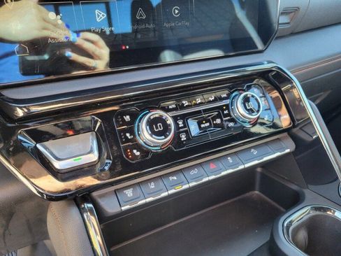 Used 2024 GMC Sierra 2500 AT4 w/ Technology Package image 22