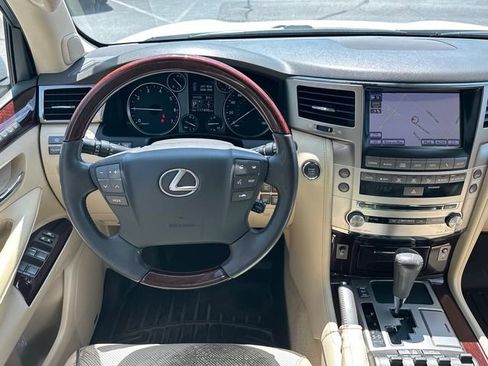 Used 2014 Lexus LX 570 4WD image 10