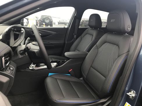 New 2026 Buick Envista Sport Touring FWD image 18