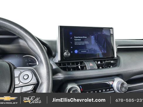 Used 2024 Toyota RAV4 XLE FWD image 13