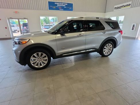 Used 2024 Ford Explorer King Ranch w/ Technology Package AWD/4WD image 16