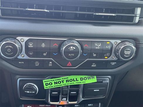 New 2025 Jeep Gladiator Rubicon w/ Convenience Group image 21