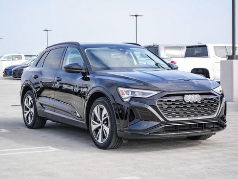 Used 2024 Audi Q8 e-tron Premium AWD/4WD image 3