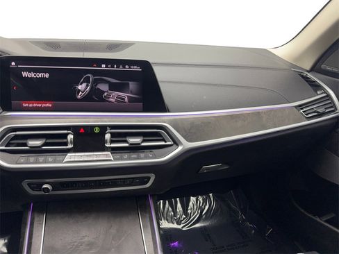 Used 2021 BMW X7 xDrive40i w/ Premium Package image 59