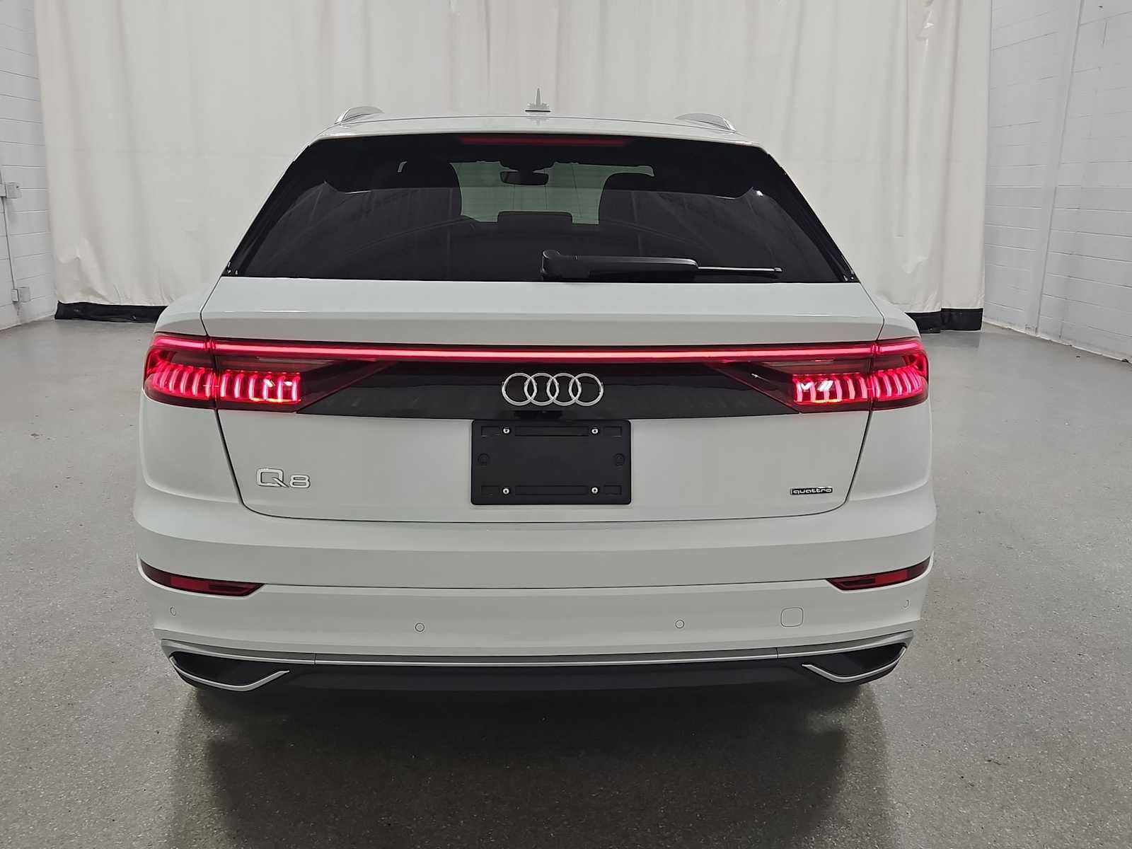 Used 2023 Audi Q8 Prestige AWD/4WD image 7