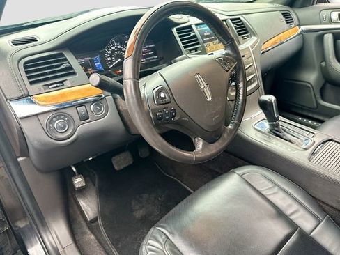 Used 2016 Lincoln MKS image 10