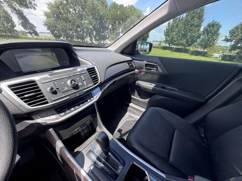 Used 2015 Honda Accord LX image 22