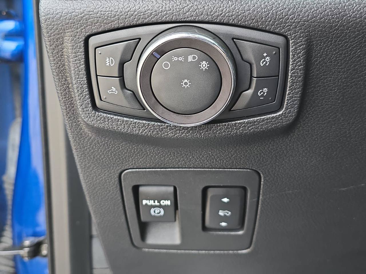 Used 2018 Ford F150 XLT w/ Equipment Group 302A Luxury AWD/4WD image 25