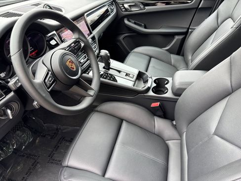 Certified 2026 Porsche Macan AWD/4WD image 4