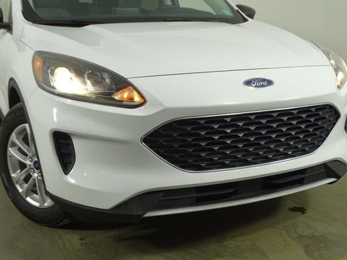 Used 2022 Ford Escape SE image 43