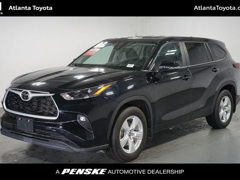 Certified 2024 Toyota Highlander LE image 1