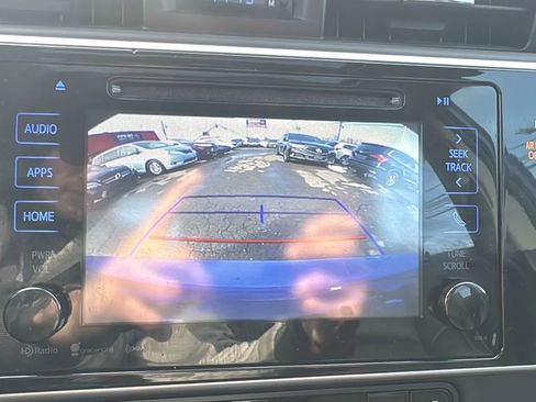 Used 2017 Toyota Corolla SE image 34