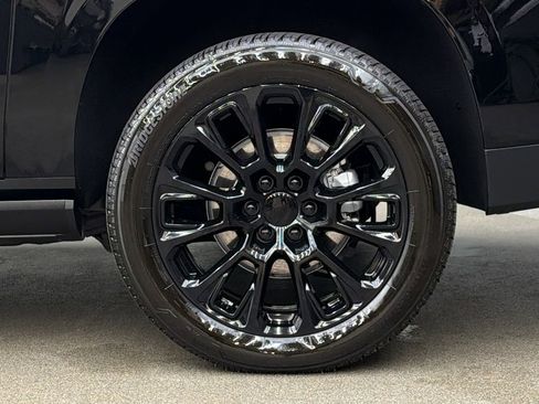 Used 2026 GMC Yukon XL Denali w/ Sun & Power Step Package AWD/4WD image 12