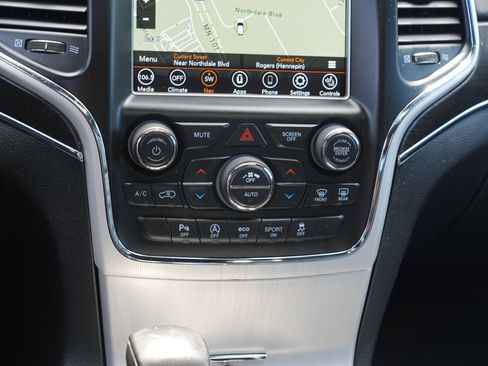 Used 2018 Jeep Grand Cherokee Limited AWD/4WD image 23