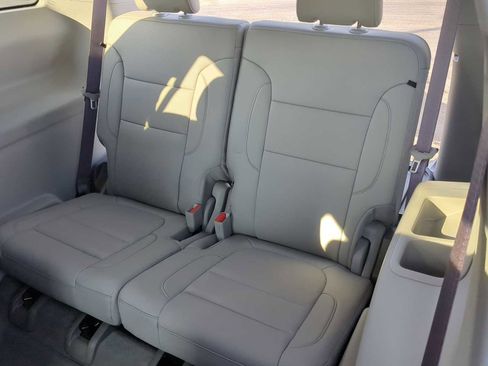 Used 2023 GMC Acadia SLT w/ Preferred Package image 26