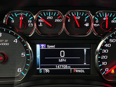 Used 2019 Chevrolet Suburban LT w/ Off-Road Package AWD/4WD image 17