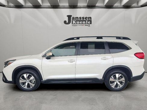 Used 2025 Subaru Ascent Premium AWD/4WD image 1