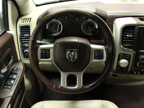 Used 2017 RAM 1500 Laramie image 21