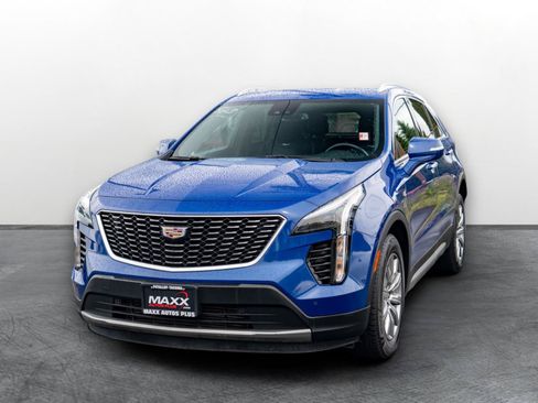 Used 2022 Cadillac XT4 Premium Luxury w/ Safety Alert Package AWD/4WD image 4
