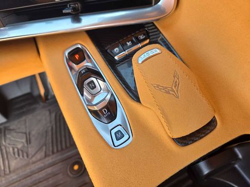 Used 2022 Chevrolet Corvette Stingray Premium Conv w/ Z51 Performance Package RWD image 21