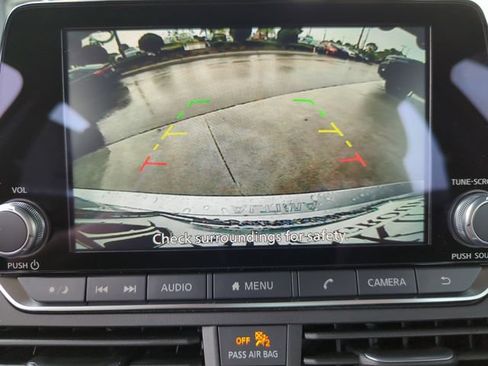 Used 2025 Nissan Altima 2.5 SR FWD image 25