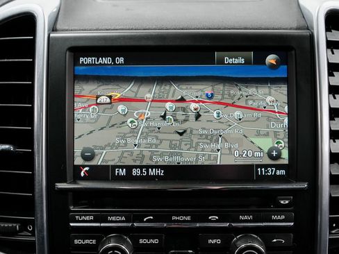 Used 2015 Porsche Cayenne S image 19