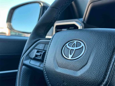 Used 2025 Toyota Tacoma TRD Sport image 29