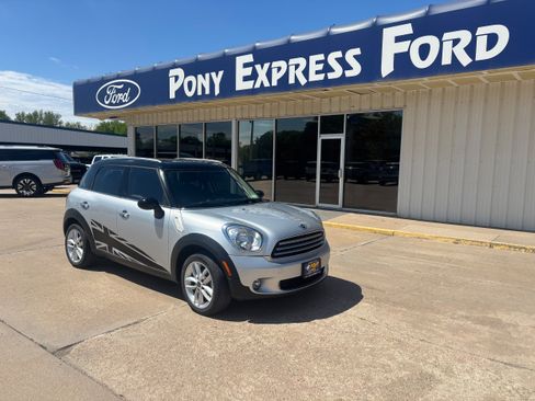 Used 2012 MINI Cooper Countryman FWD image 1