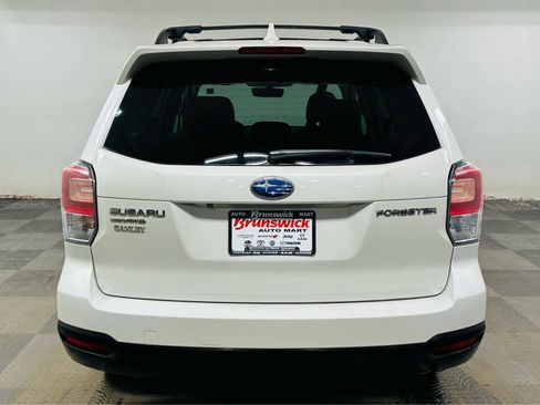 Used 2018 Subaru Forester 2.5i Premium w/ All-Weather Package image 5