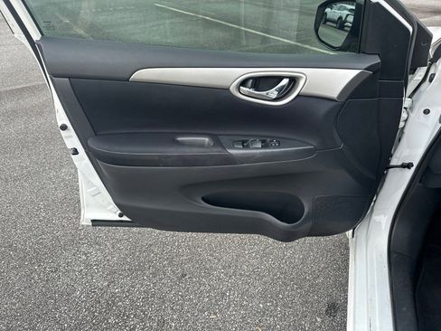 Used 2014 Nissan Sentra S image 10