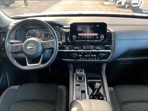 Certified 2024 Nissan Pathfinder SV image 14