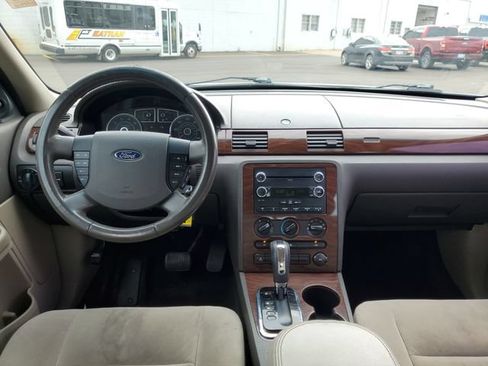 Used 2008 Ford Taurus SEL FWD image 25