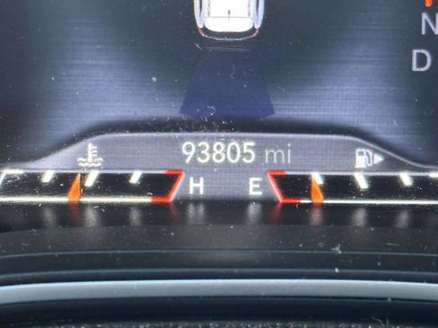 Used 2019 Jeep Cherokee Limited image 19